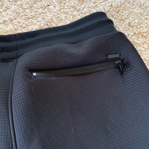 🆕 Guess Los Angeles scuba knit grid joggers - Picture 6 of 8